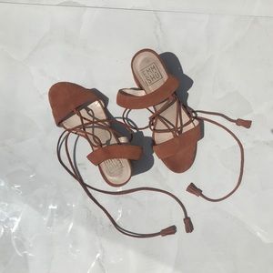 EMM SHU camel low heel strap sandals